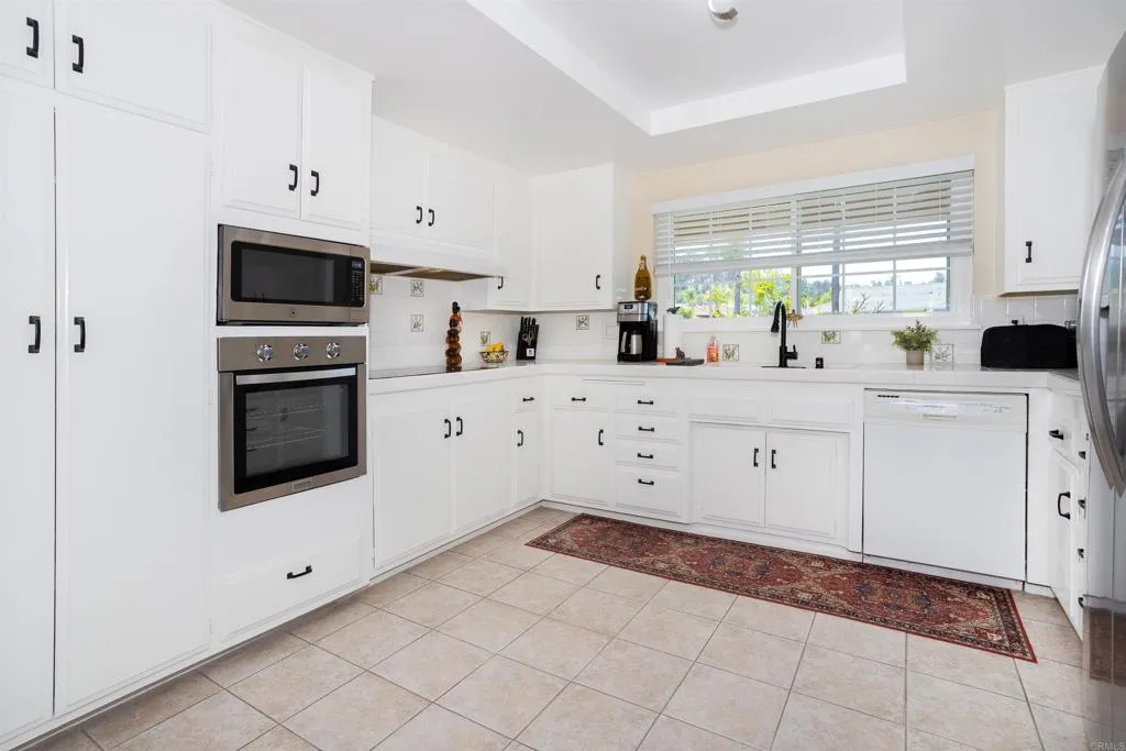 https://cdn.realtyfeed.com/cdn/127/306396149/4044f2bda83497e3e609fc64d2c891df.webp