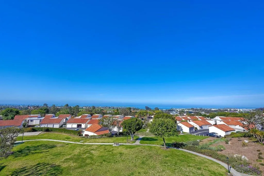 https://cdn.realtyfeed.com/cdn/127/306396151/bf8380e59f1a74d2dfafd73217de0071.webp