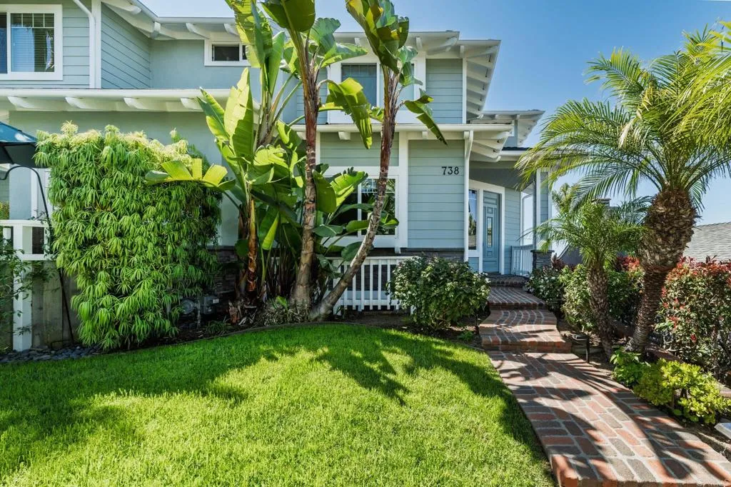 MLS: NDP2502827 Condo For Sale