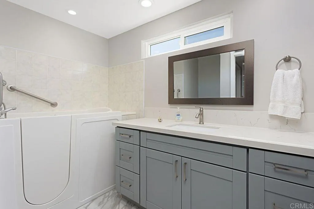 https://cdn.realtyfeed.com/cdn/127/306396765/8fe12728dd3e916b1e42f764f99d4bed.webp