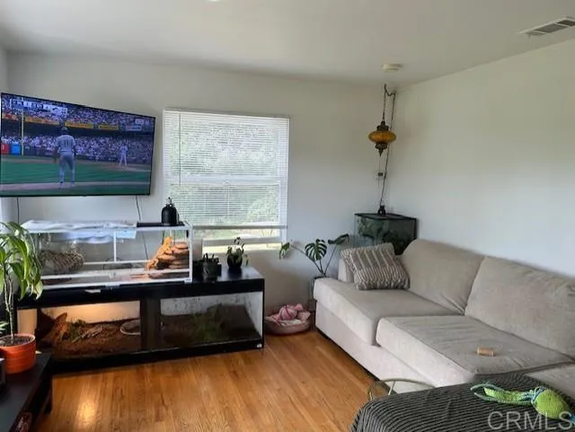 https://cdn.realtyfeed.com/cdn/127/306396987/04427ef0b5e1e885fd2c4ba9be41aea4.webp