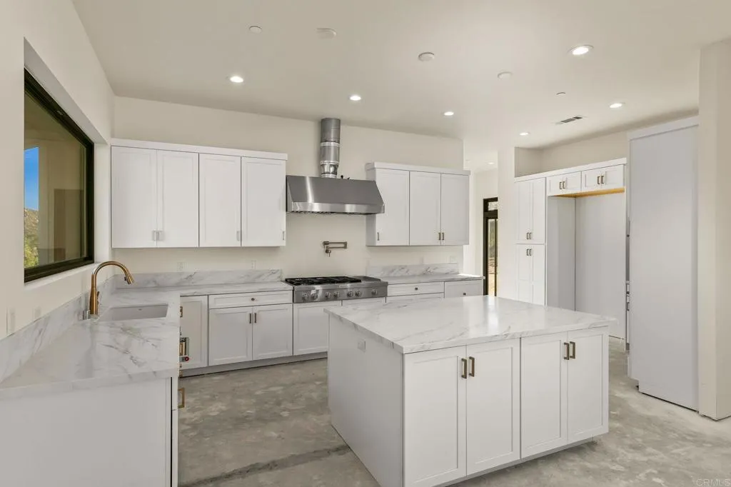 https://cdn.realtyfeed.com/cdn/127/306397150/00f9372ba4cab769435e0a8e889b5603.webp