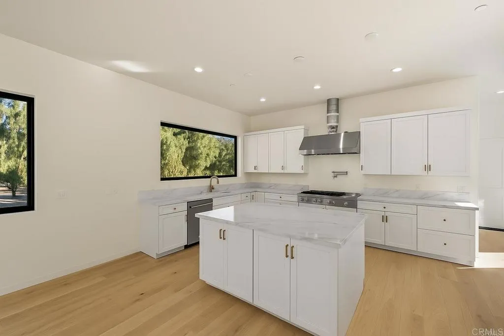https://cdn.realtyfeed.com/cdn/127/306397150/5daf4890a672edabba78a4979b079d39.webp