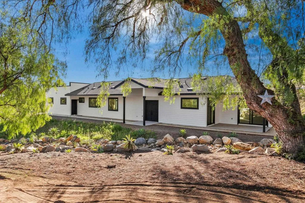 https://cdn.realtyfeed.com/cdn/127/306397150/9d05058c4135f1b6fe888f0445658968.webp