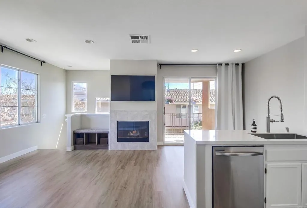 https://cdn.realtyfeed.com/cdn/127/306397291/008006df1789fb8e7dc40634a564359c.webp