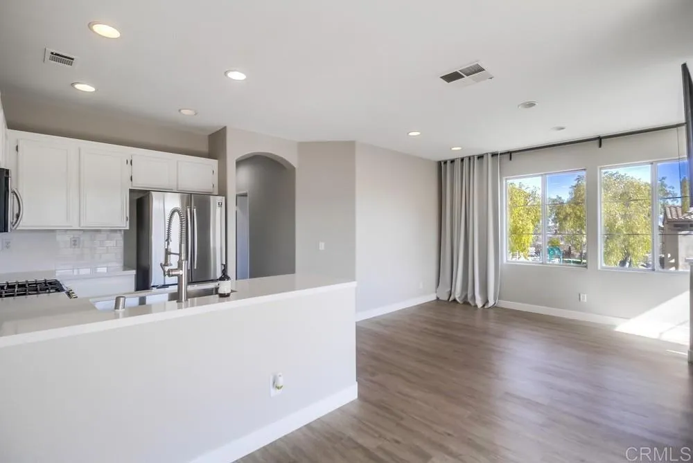 https://cdn.realtyfeed.com/cdn/127/306397291/3ac2399e29da399b166d4999d8c1d73b.webp