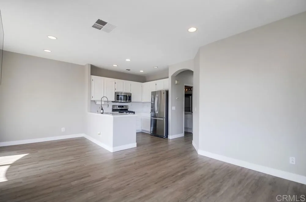 https://cdn.realtyfeed.com/cdn/127/306397291/7fc9d69571a0bbff0095e3421c5874a2.webp