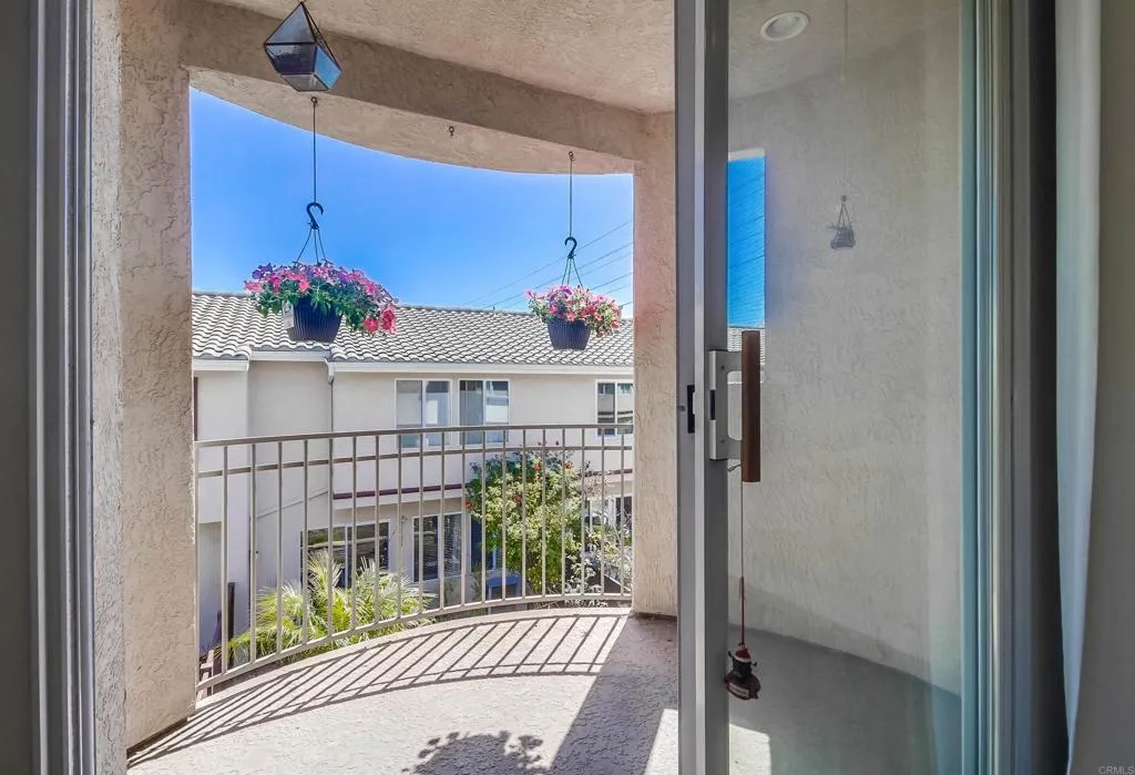 https://cdn.realtyfeed.com/cdn/127/306397291/a1f590f83175f8065638a9aa06ae7103.webp