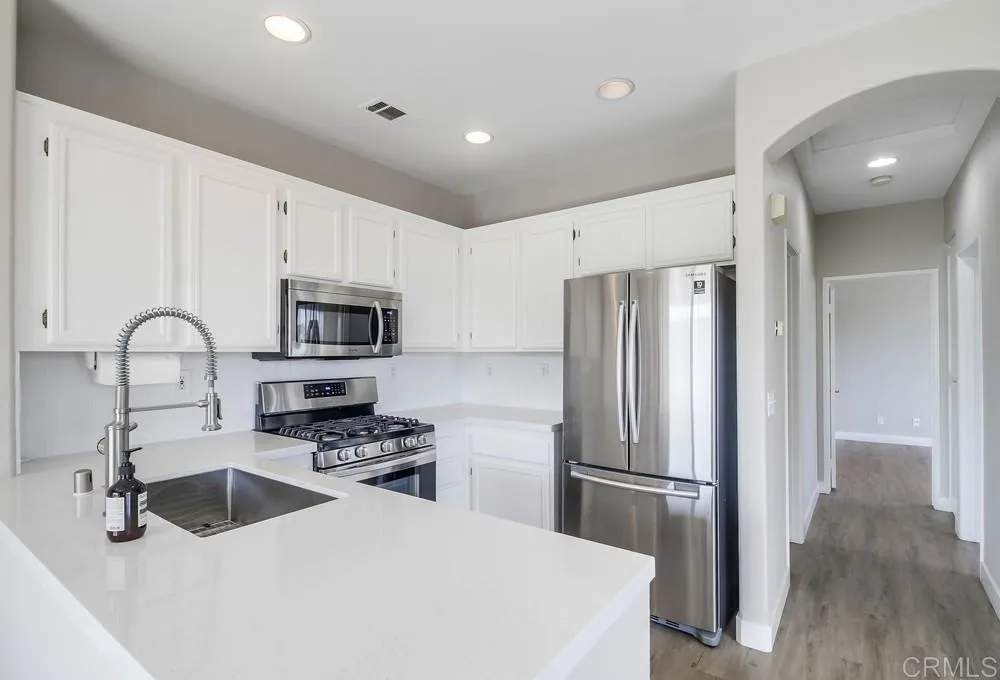https://cdn.realtyfeed.com/cdn/127/306397291/f1c54f3a55b760ceb6dd14f49bf1166f.webp