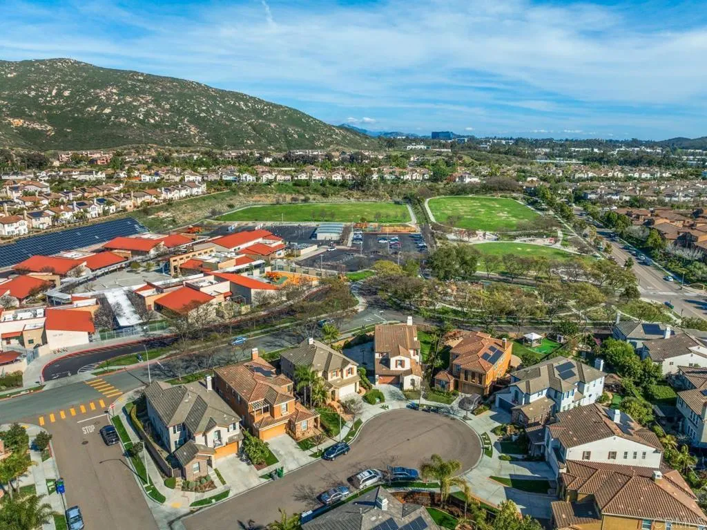 https://cdn.realtyfeed.com/cdn/127/306397374/609a00dfe088a884e9a335de39fa7a39.webp