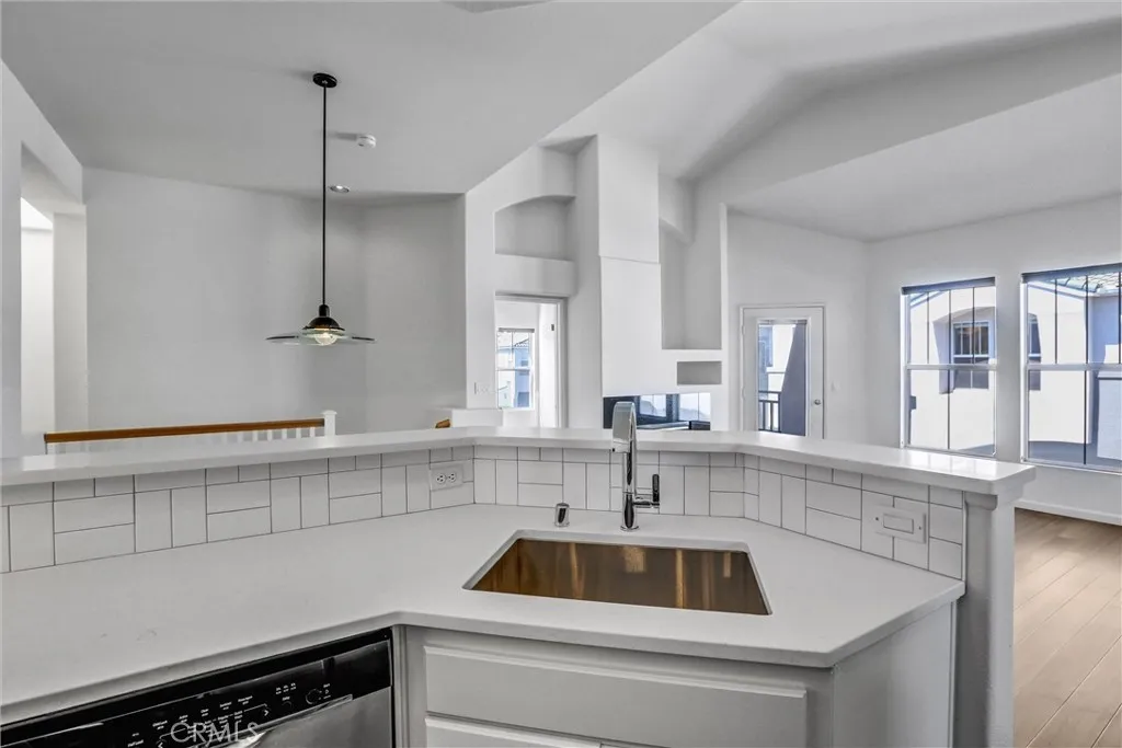 Photo #16: AR25064076 Listing: Photo #16