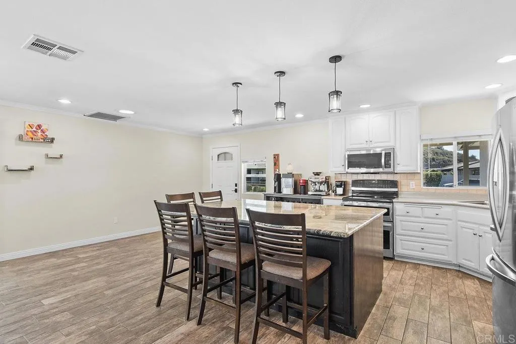 https://cdn.realtyfeed.com/cdn/127/306397782/fd701690683eb393f05cb3d58748f62b.webp