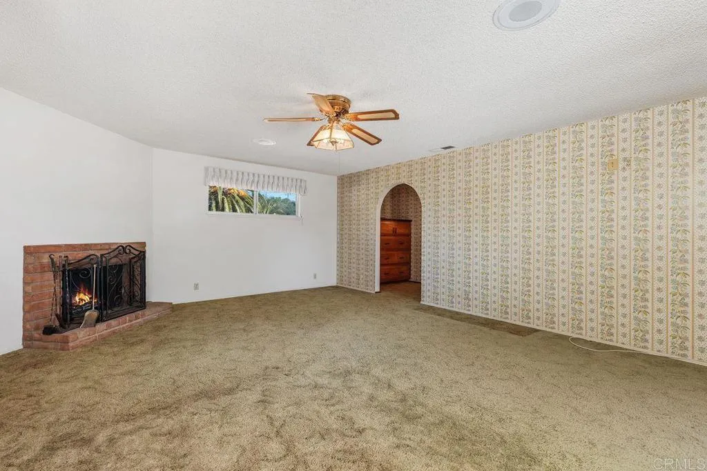 https://cdn.realtyfeed.com/cdn/127/306398359/1cf4ee9fb5a63ecb5cfeec02f34b1dbf.webp