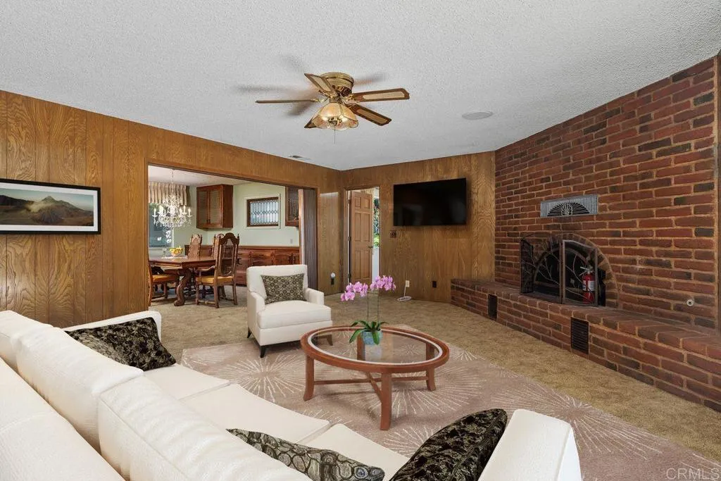 https://cdn.realtyfeed.com/cdn/127/306398359/5e8785934367d097a616f3aaf7de790d.webp