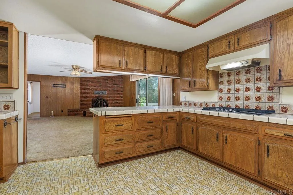 https://cdn.realtyfeed.com/cdn/127/306398359/634ff61c0b61d284f8002a25fd612936.webp