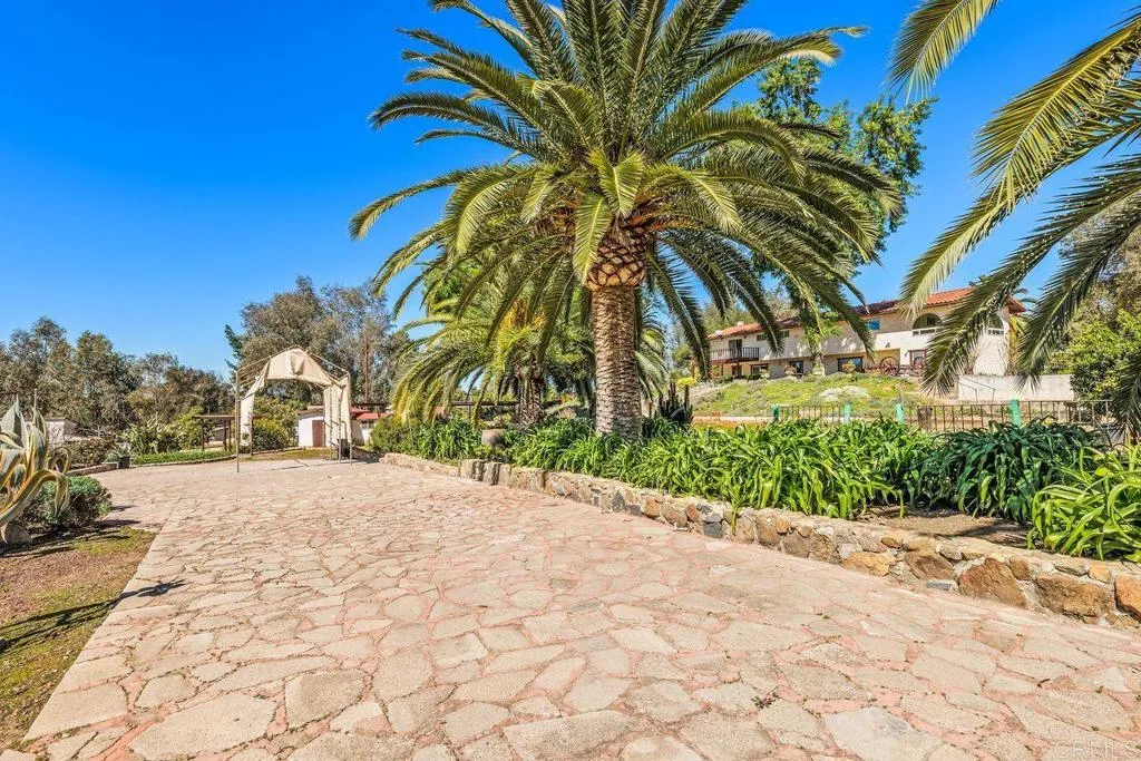 https://cdn.realtyfeed.com/cdn/127/306398359/f2d37ef5c417c652965b76ca6e67b718.webp