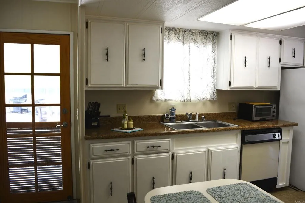 https://cdn.realtyfeed.com/cdn/127/306398724/38e20a3b90229a96bbc0d290785d3e6b.webp
