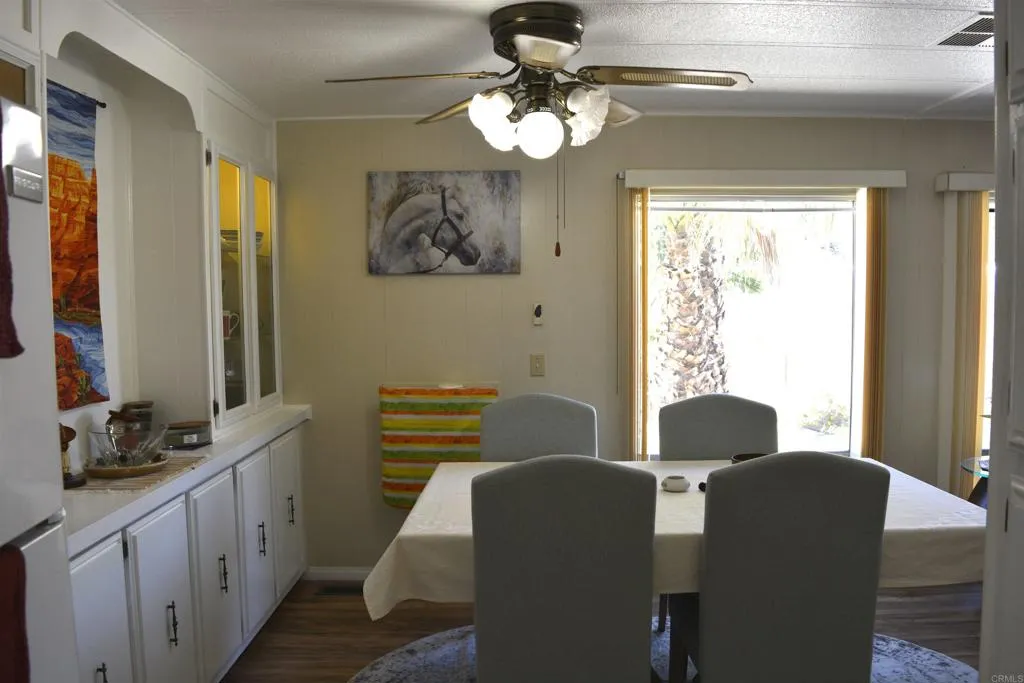 https://cdn.realtyfeed.com/cdn/127/306398724/77d457379859b21d141f9d86be1c520f.webp