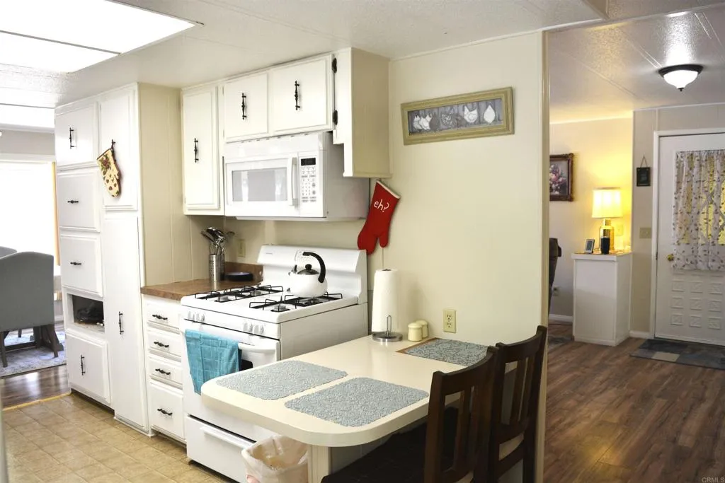 https://cdn.realtyfeed.com/cdn/127/306398724/ab96df70a5d317667e8c8554a017bddb.webp