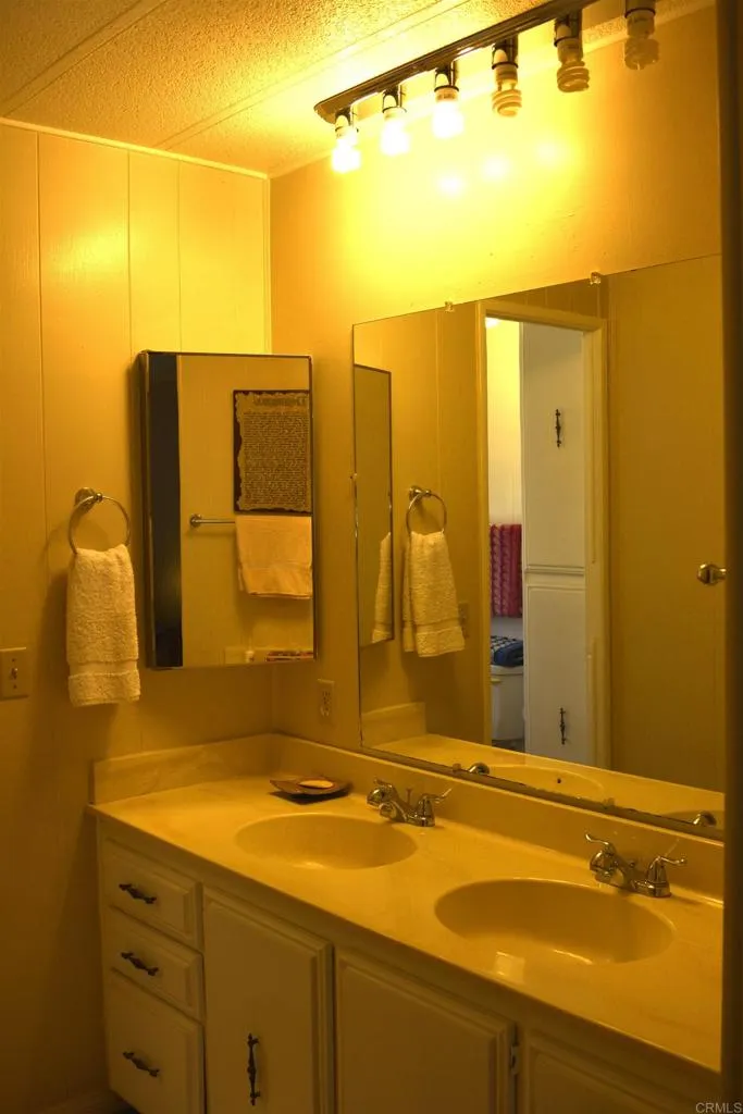 https://cdn.realtyfeed.com/cdn/127/306398724/ea7b6845c4042ccedf17c967871e0f05.webp