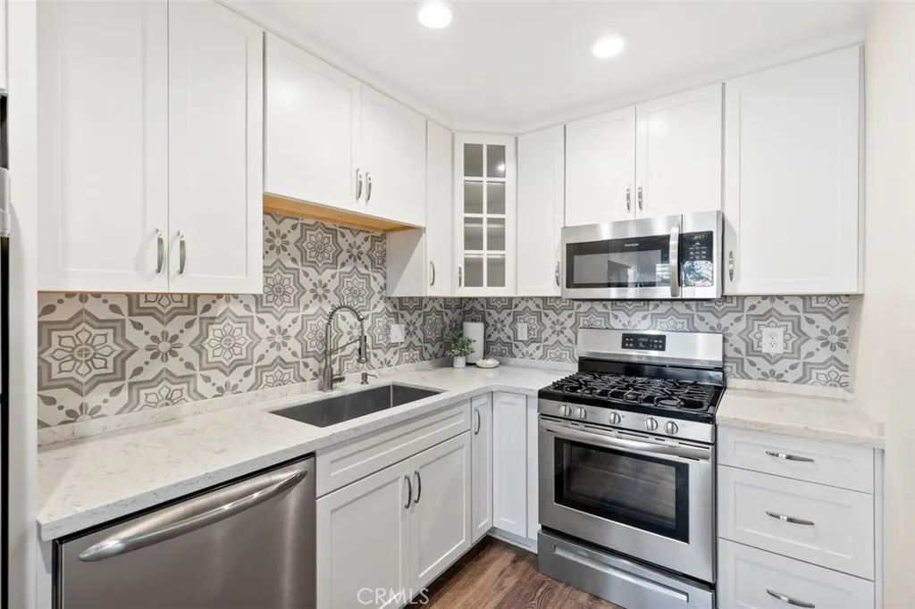 More Details about MLS # ND25066871 : 868 E. ALVARADO UNIT 6