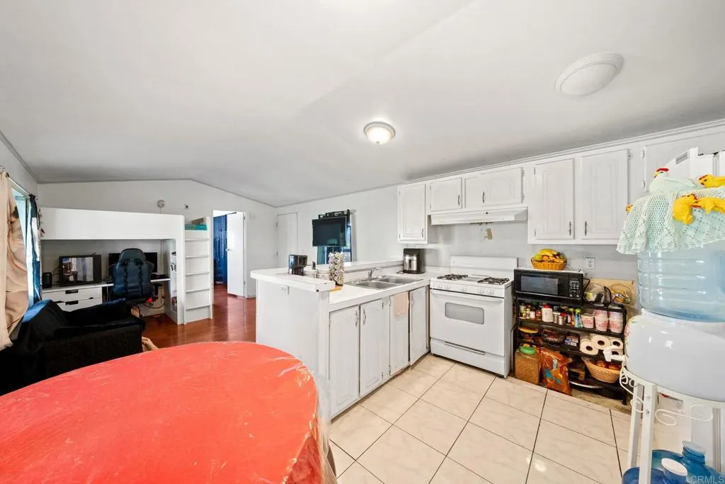 https://cdn.realtyfeed.com/cdn/127/306398945/145ef6f880ed73186cfde047bf761a89.webp