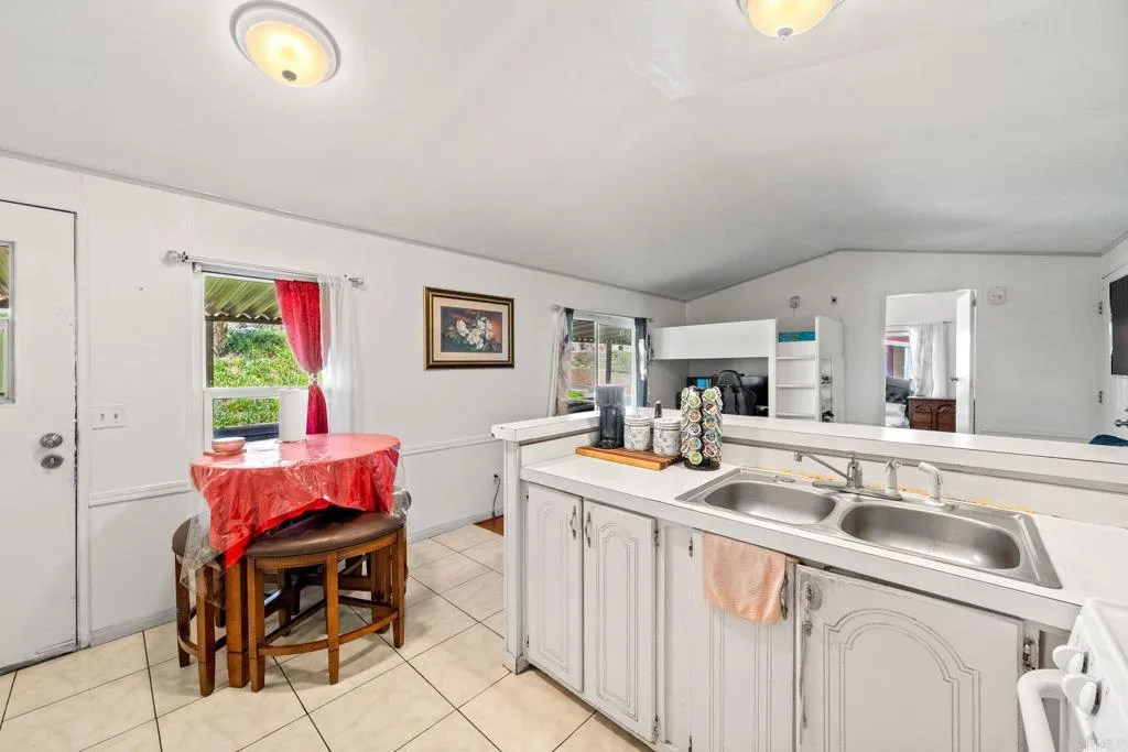 https://cdn.realtyfeed.com/cdn/127/306398945/4090b4b94ea561b49f5de6935ac73e3d.webp