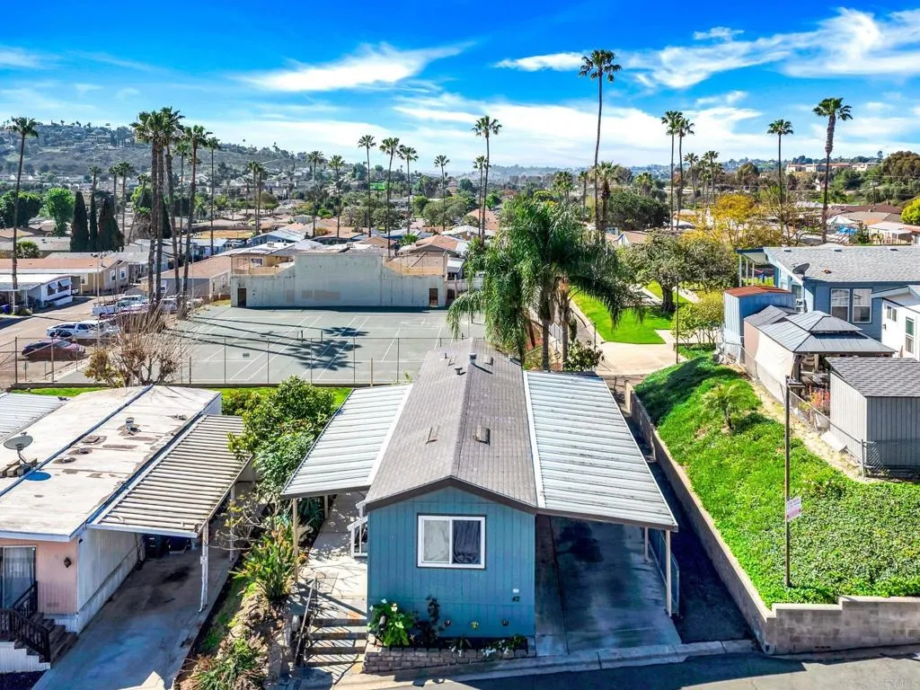 https://cdn.realtyfeed.com/cdn/127/306398945/50fd8b33ecb752991692443f23216575.webp
