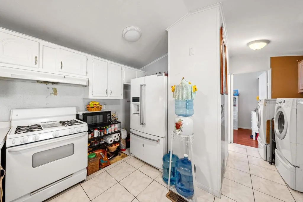 https://cdn.realtyfeed.com/cdn/127/306398945/71eae4d8f6eacaf1d5c37a8cac386ff8.webp
