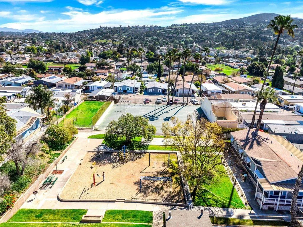 https://cdn.realtyfeed.com/cdn/127/306398945/8eb6b26d88fe53bd89a83af451383e8e.webp