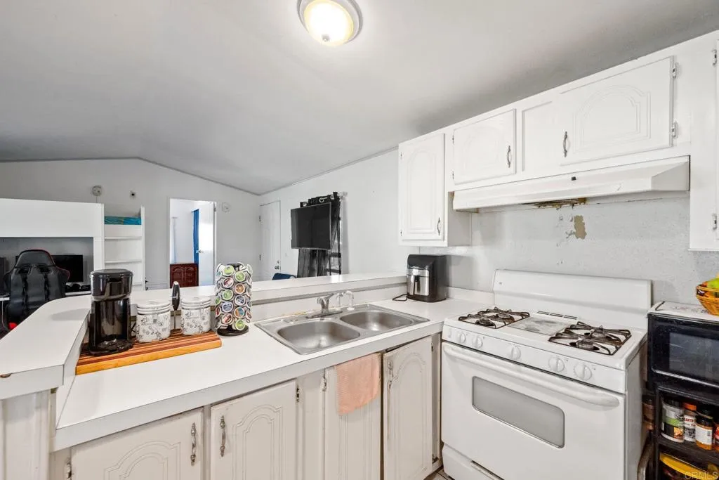 https://cdn.realtyfeed.com/cdn/127/306398945/a52e2722d6030478b22140c635b16f53.webp