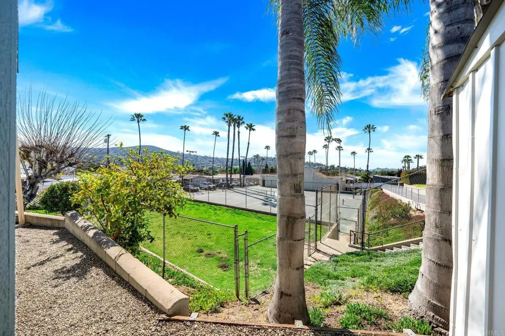 https://cdn.realtyfeed.com/cdn/127/306398945/d6f3c02e4b3a7af0cac35a69a45a4dff.webp