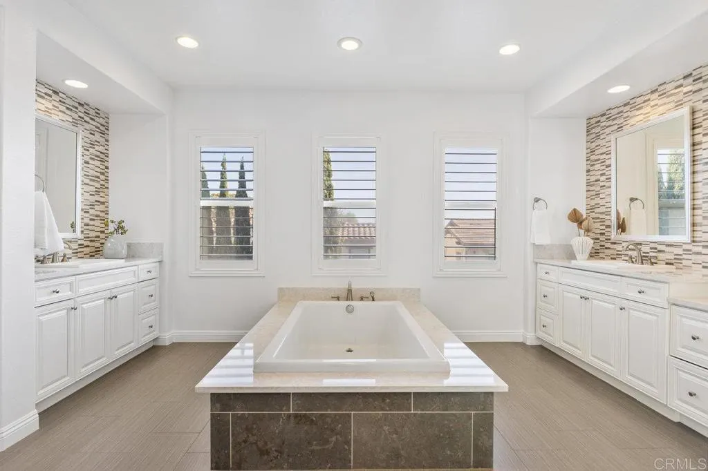 https://cdn.realtyfeed.com/cdn/127/306398981/d7f6838d0c7c18d3f1ecf2c3954db7e7.webp