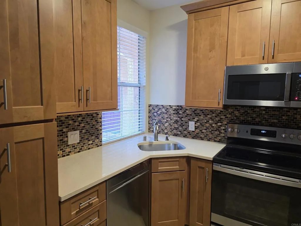 https://cdn.realtyfeed.com/cdn/127/306399250/939bf5aeb34a4c4873a927677020ba74.webp