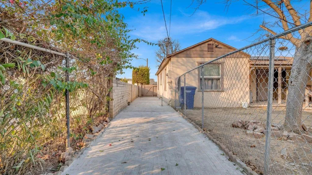 https://cdn.realtyfeed.com/cdn/127/306399589/29cfeeee0870b3764e075c36961413dd.webp