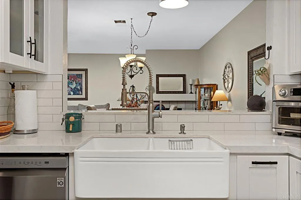 https://cdn.realtyfeed.com/cdn/127/306399612/2aee1a861ac0eae076e6eb20c1cd5817.webp