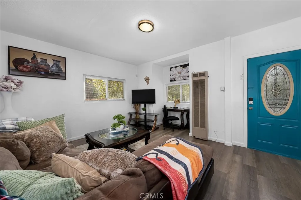 https://cdn.realtyfeed.com/cdn/127/306399735/6efc3fc05d8a4e738df7c89ec9141014.webp