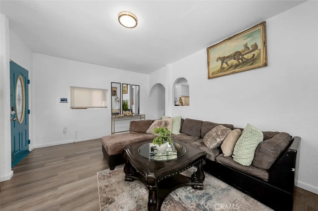 https://cdn.realtyfeed.com/cdn/127/306399735/d0217b34fd661fe2f0f40dce0bed8393.webp