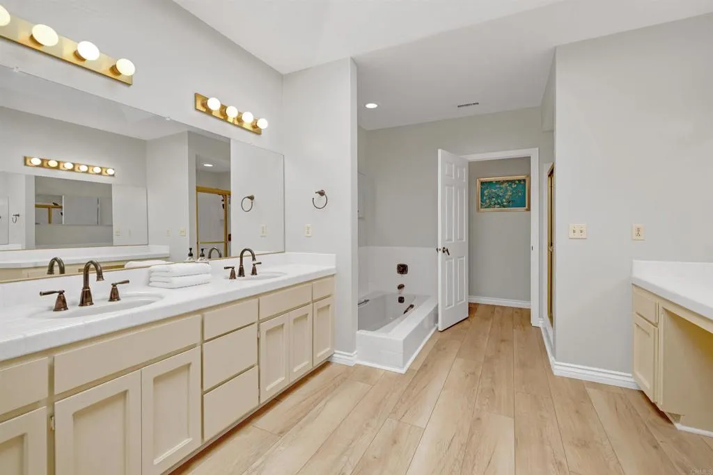 https://cdn.realtyfeed.com/cdn/127/306399815/e3e65152e305a43e9294a6d3c942d258.webp