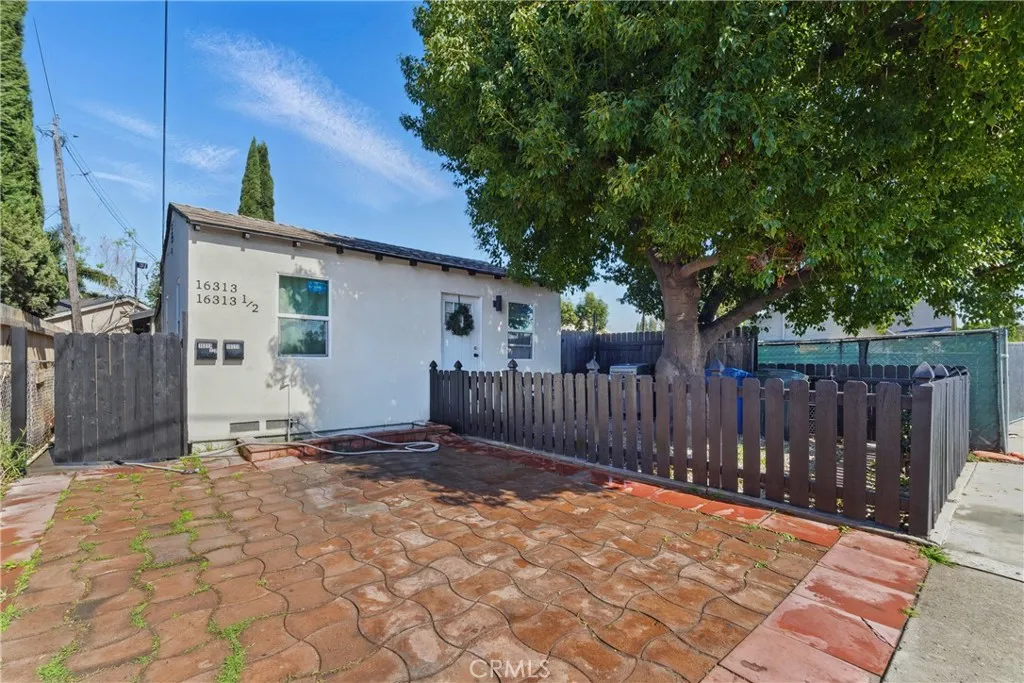 16313 Hunsaker Avenue, Paramount, Ca 90723