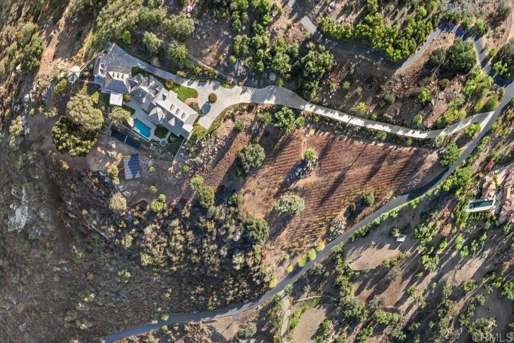 https://cdn.realtyfeed.com/cdn/127/306399942/c96f0d98ae2d248621b33254f4180905.webp