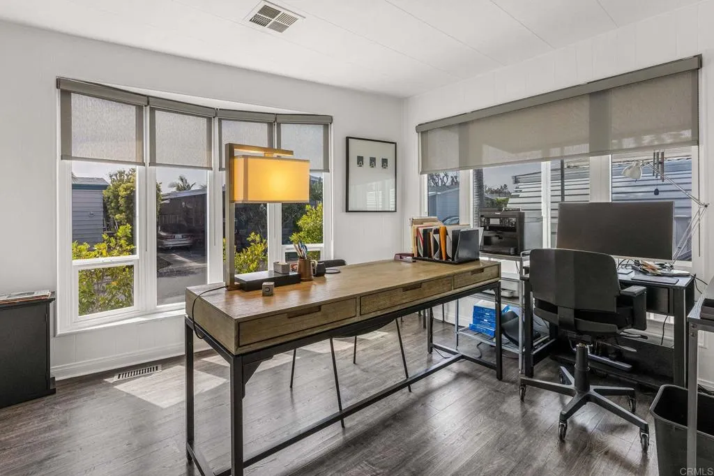 https://cdn.realtyfeed.com/cdn/127/306400180/c1cb1fbba47c69fbfda57c52559589a7.webp