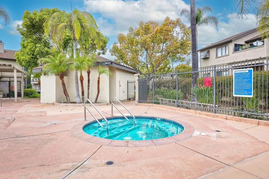 https://cdn.realtyfeed.com/cdn/127/306400610/297e5c6fc0344f79b633081627897a54.webp