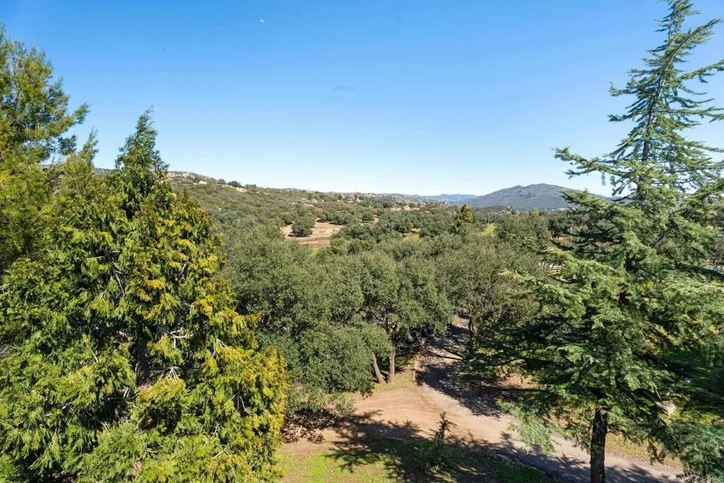 https://cdn.realtyfeed.com/cdn/127/306401023/322da1ce96c85eca2c7d8f354dbe3cb8.webp