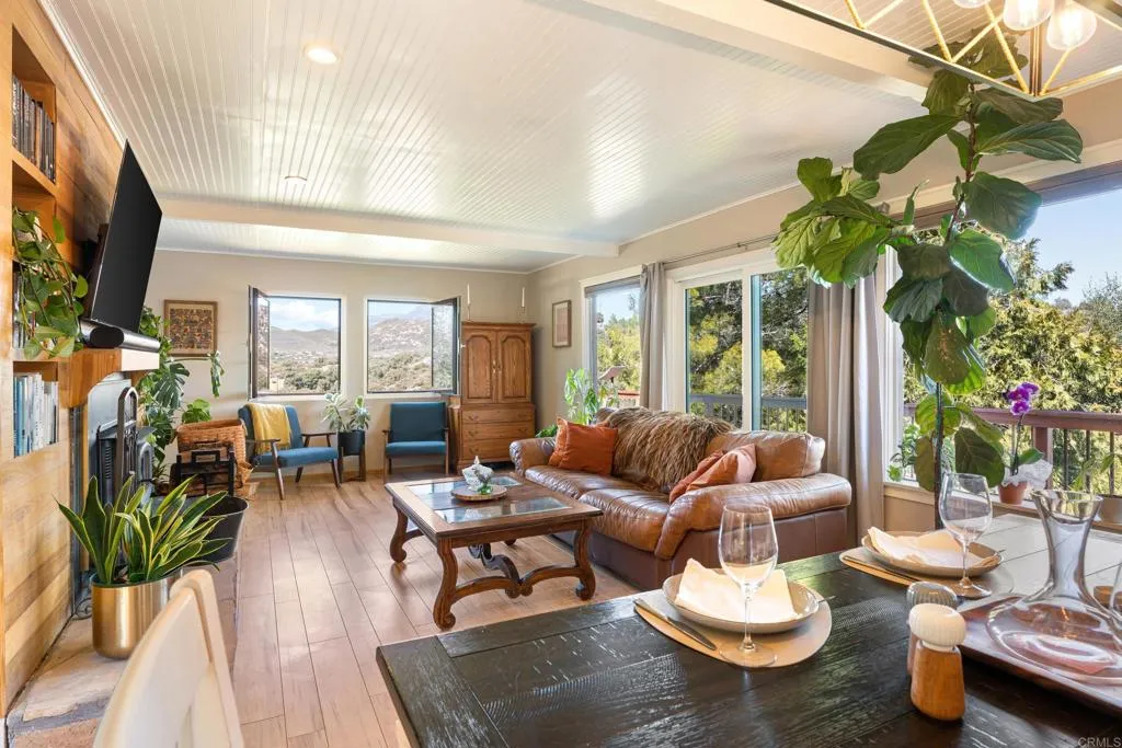 https://cdn.realtyfeed.com/cdn/127/306401023/4f62efdb7d522f2030c282f5eec27914.webp