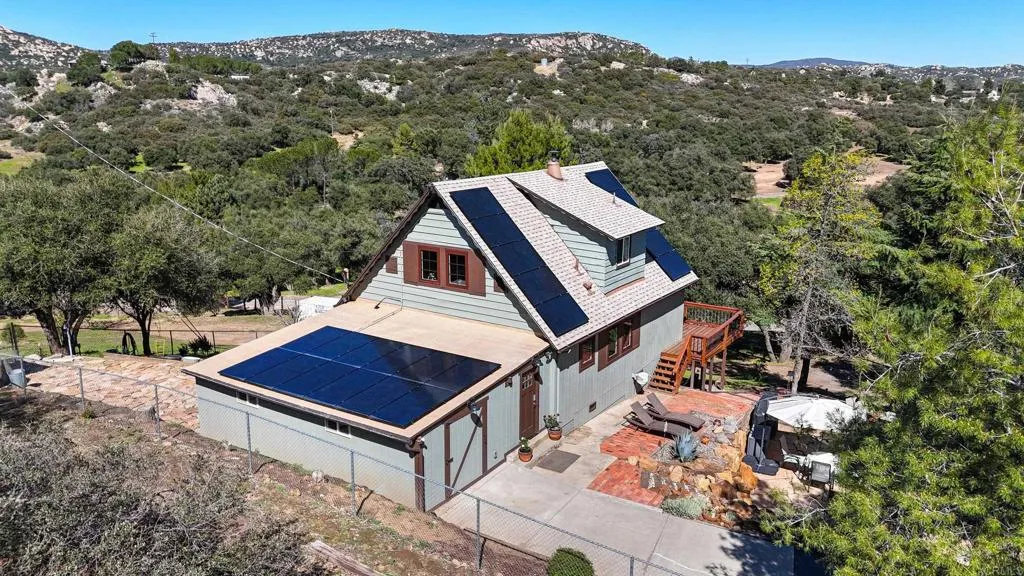 https://cdn.realtyfeed.com/cdn/127/306401023/ccd79080ef82d488e0dc4c103676f4c2.webp