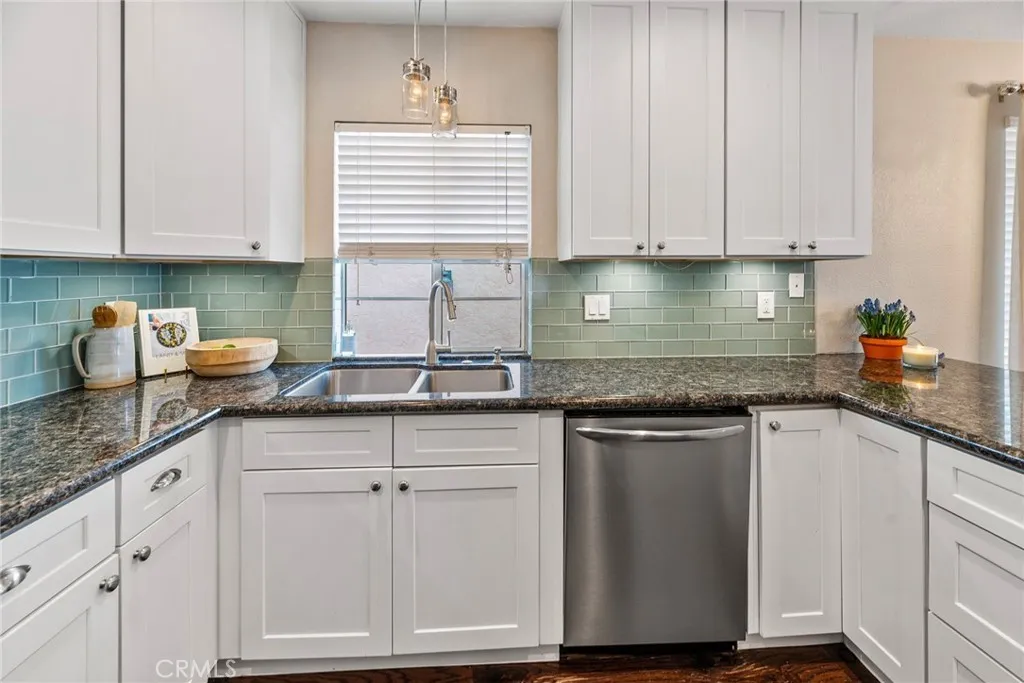 https://cdn.realtyfeed.com/cdn/127/306401069/376ae6ff1f06aa3f7bc28430f48e57f7.webp