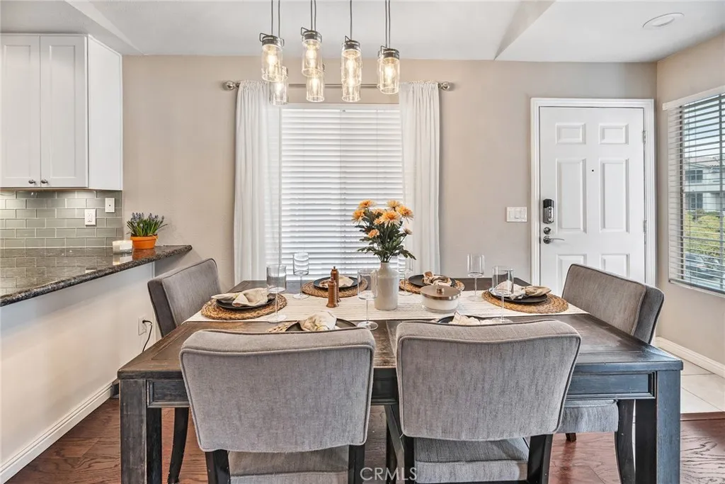 https://cdn.realtyfeed.com/cdn/127/306401069/4efd12c27eccea1a45e5468880aad313.webp