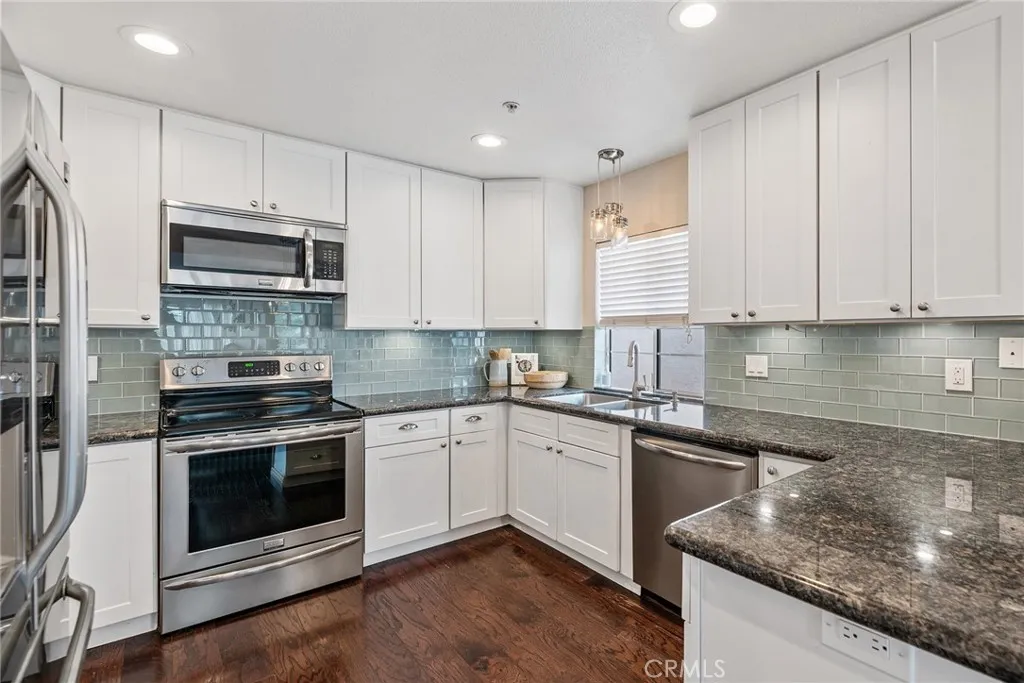 https://cdn.realtyfeed.com/cdn/127/306401069/7a5f704f2fca7c24f6cbeec5ec8e8f62.webp