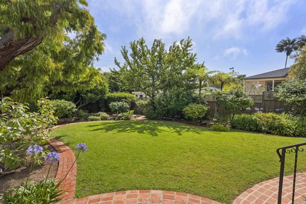 https://cdn.realtyfeed.com/cdn/127/306401269/78324bab8939dea4ddf11e2d9a8c435f.webp